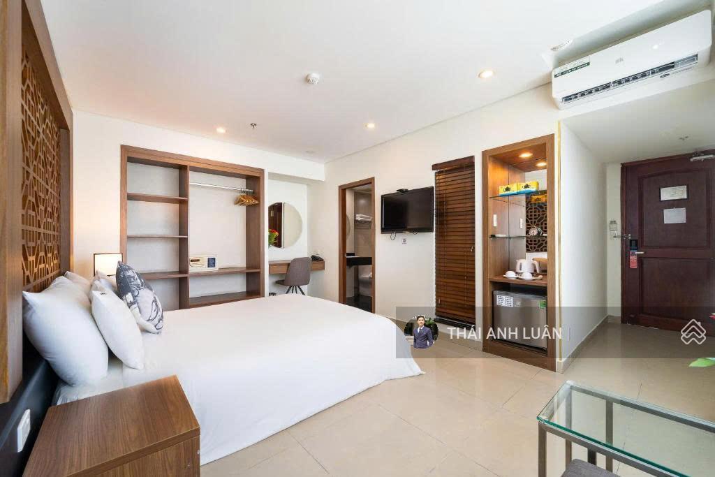Khách sạn 14 tầng  vừa giảm 20 tỷ. góc 2 mặt tiền bùi viện, tn 550tr/tháng. 79 tỷ còn 59 tỷ