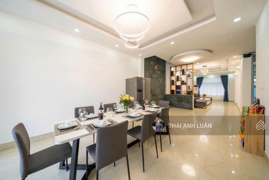Gấp bán mặt tiền nguyễn bá huân, thảo điền, quận 2. 204,9m2 (7,5 x 27m), 4 tầng, hồ bơi. 63,3 tỷ