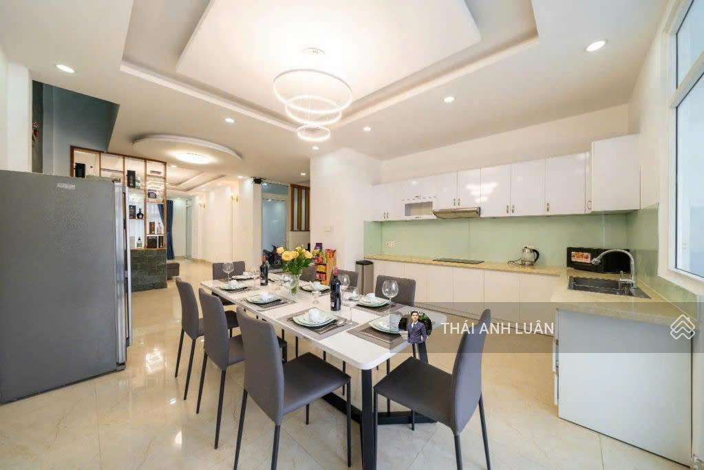 Gấp bán mặt tiền nguyễn bá huân, thảo điền, quận 2. 204,9m2 (7,5 x 27m), 4 tầng, hồ bơi. 63,3 tỷ