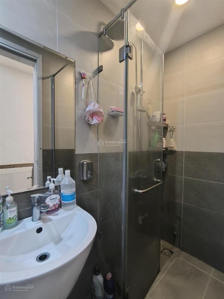 Bán nhà  2 mặt hẻm quận 3  hẻm xe tải  đang có dòng tiền  ba tầng