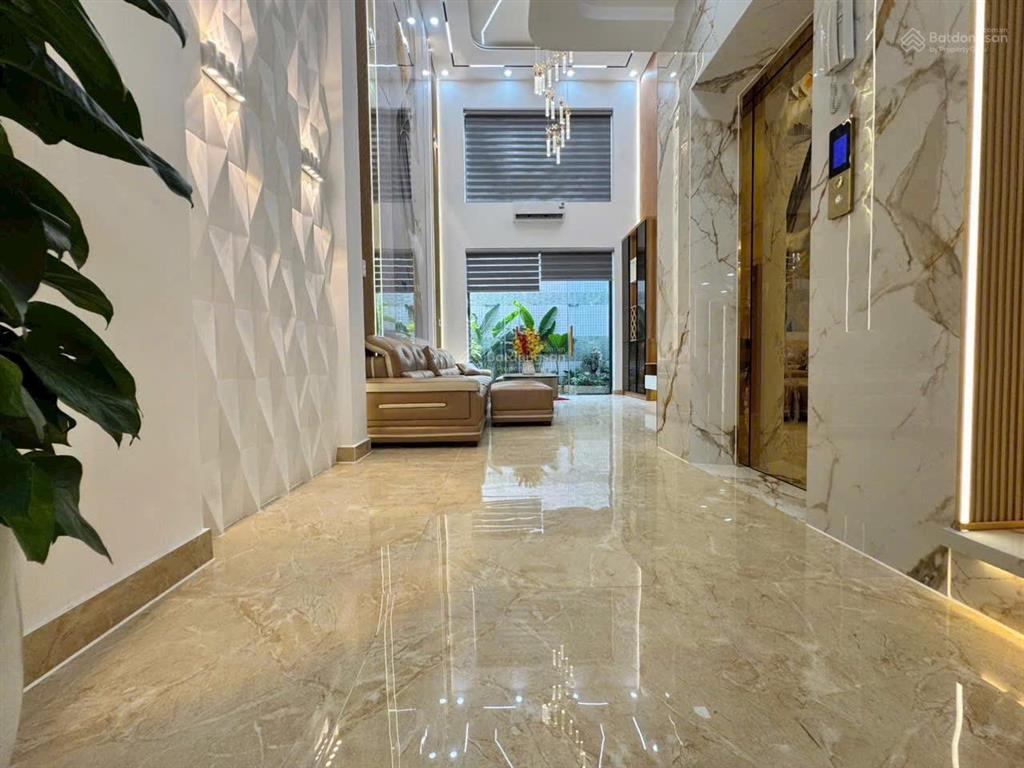 Nhà cực đẹp đường lê trọng tấn hẻm 10m, có thang máy  full nội thất, 4x17m 5 tấm, 9,9 tỷ tl