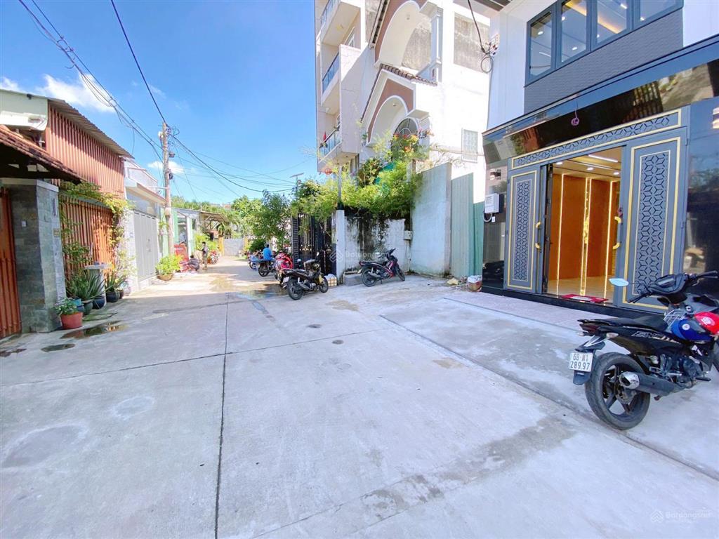 Nhà cực đẹp đường lê trọng tấn hẻm 10m, có thang máy  full nội thất, 4x17m 5 tấm, 9,9 tỷ tl