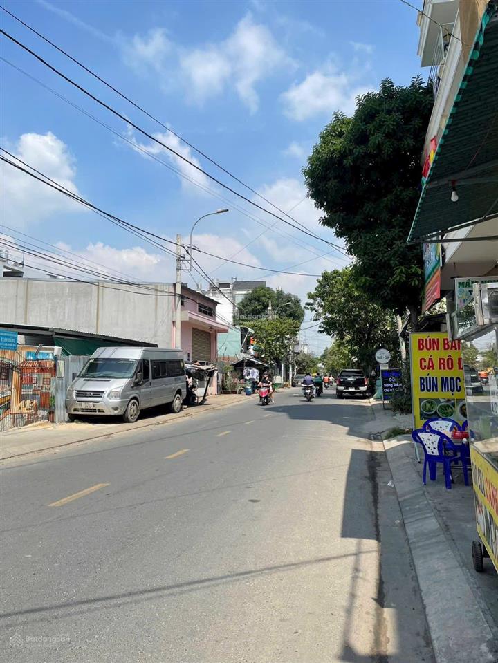 Bán đất lê văn quới đường rộng 12m  dt 5x14m( ko lộ giới)  đường 16m  giá 7,990 tỷ tl