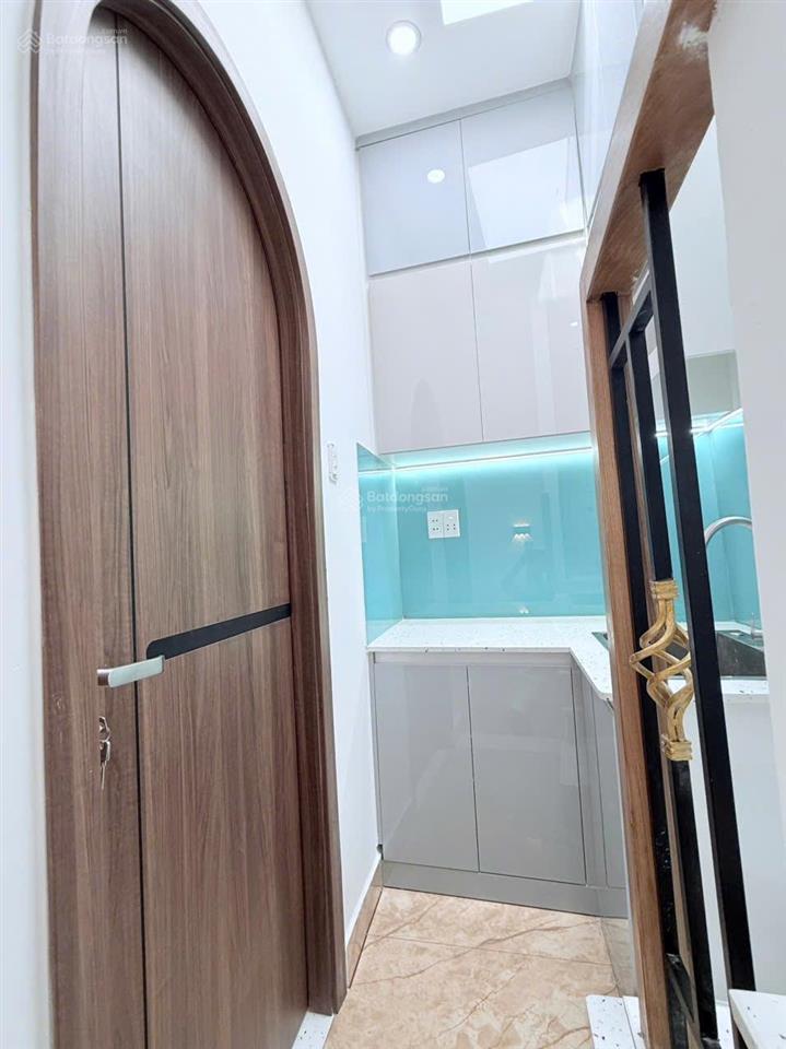 Chỉ 3,5 tỷ còn thương lượng nhà mặt tiền kinh doanh đường văn cao 3.6x3.6m 2 lầu