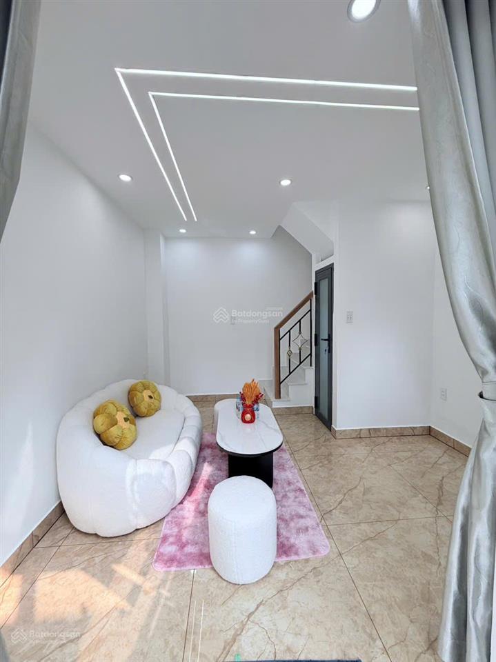 Chỉ 3,5 tỷ còn thương lượng nhà mặt tiền kinh doanh đường văn cao 3.6x3.6m 2 lầu