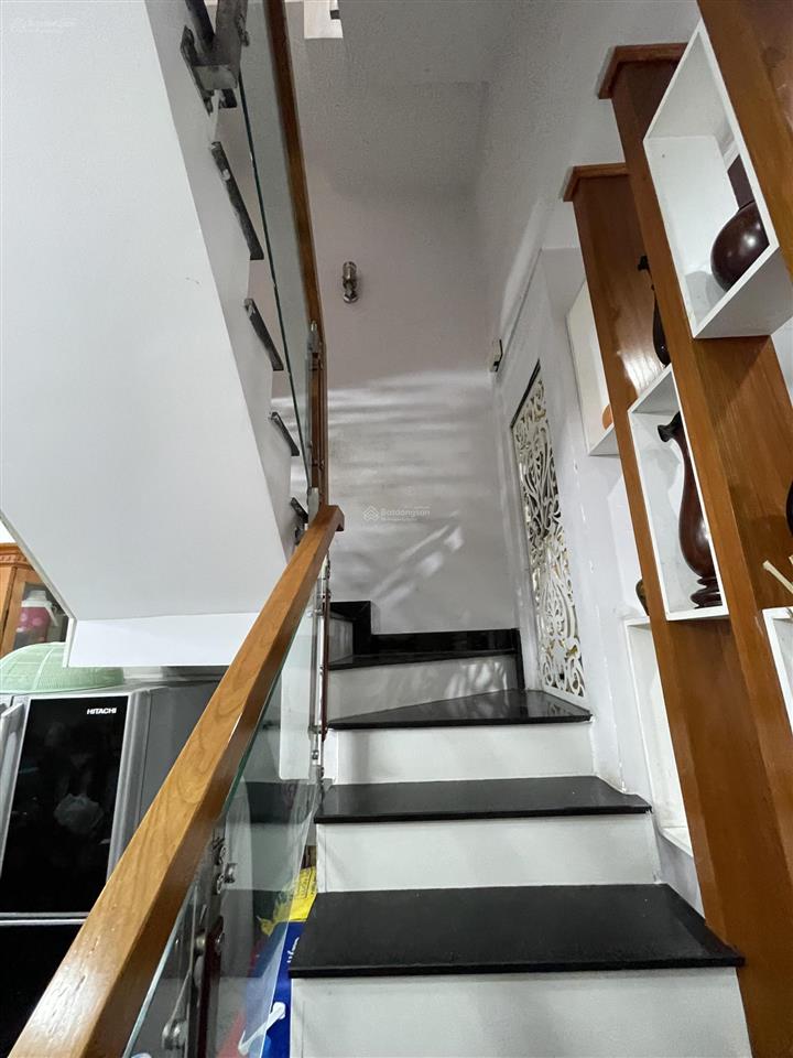 Nhà ngay nhà thờ bình tân đường tân kỳ tân quý 4x14m trệt 2 lầu hẻm 6m thông giá 6.1 tỷ tl