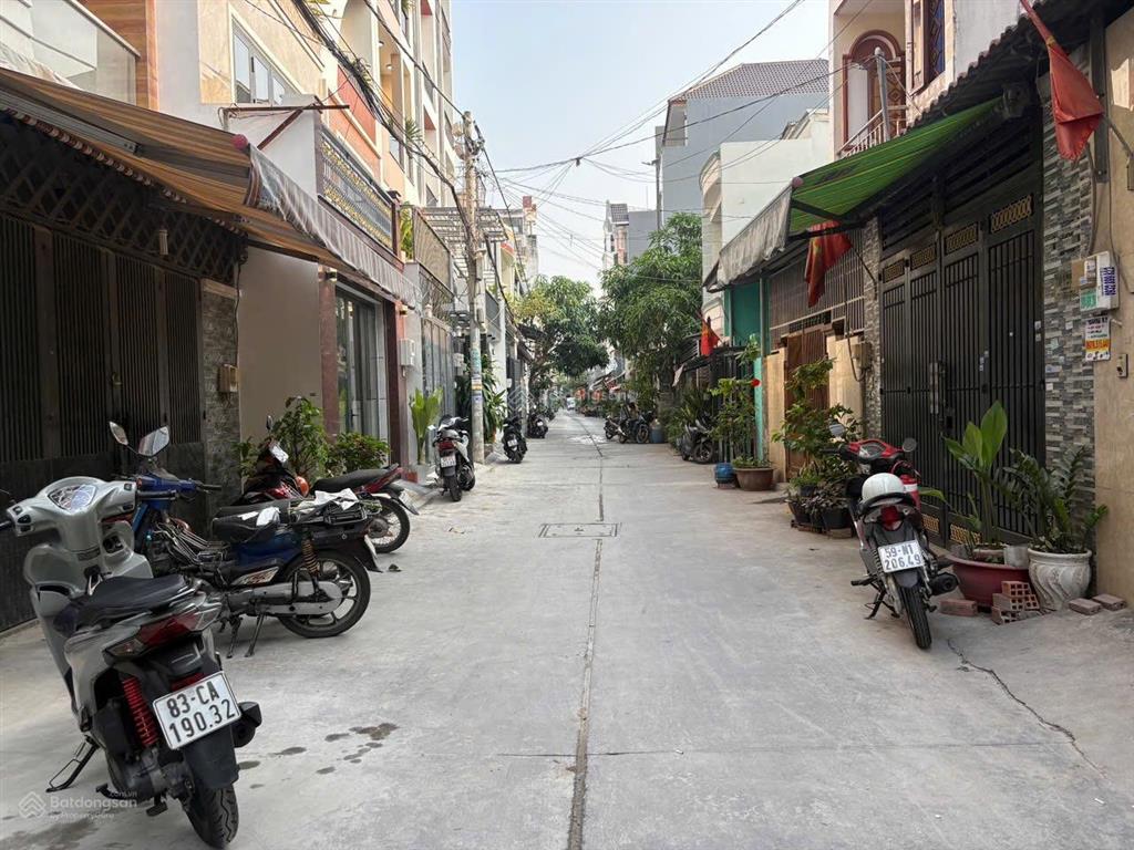 Bán nhà mới giá tốt hương lộ 2, dt 4x14m, 4.5 tấm hẻm 5m thông giá 7.6 tỷ tl