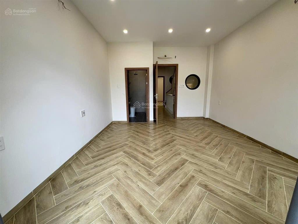 Bán nhà đẹp full nội thất có thang máy lê văn quới lửng 3 lầu st ngay 4 xã giá nhỉnh 9,9 tỷ tl
