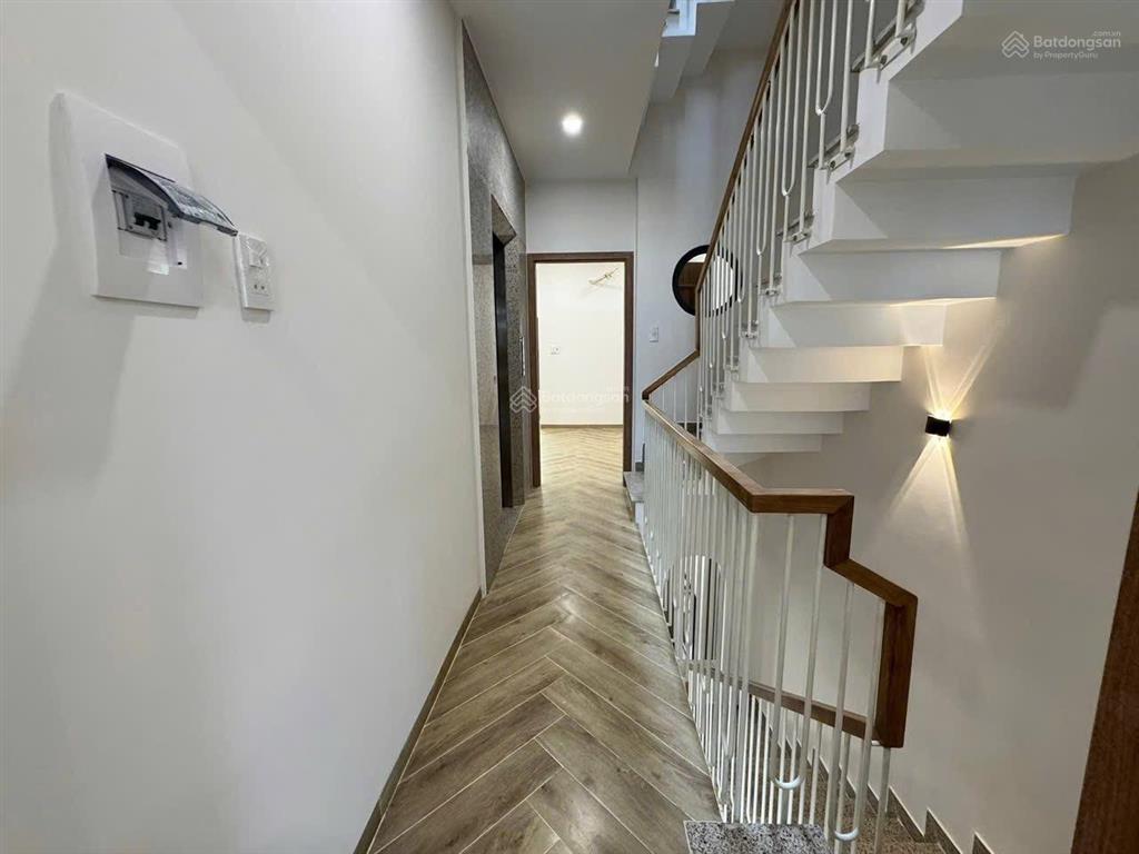Bán nhà đẹp full nội thất có thang máy lê văn quới lửng 3 lầu st ngay 4 xã giá nhỉnh 9,9 tỷ tl