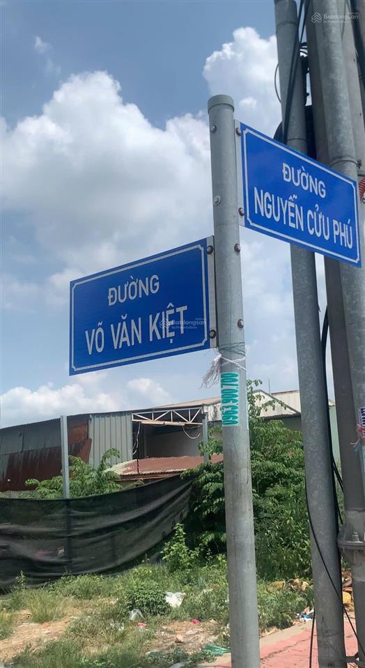 Cần tiền bán nhanh lô đất nền đường nguyễn cửu phú  shr 90m2 gần trường đại học y phạm ngọc thạch