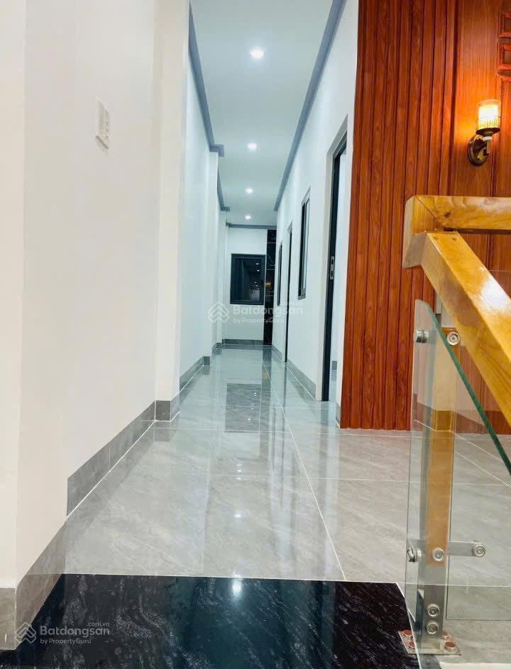 Chủ kẹt tiền cần ra căn nhà gác lửng thiết kế sang trọng 131m2 chỉ 2t7 sổ hồng riêng kdc đông đúc
