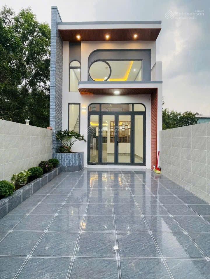 Chủ kẹt tiền cần ra căn nhà gác lửng thiết kế sang trọng 131m2 chỉ 2t7 sổ hồng riêng kdc đông đúc