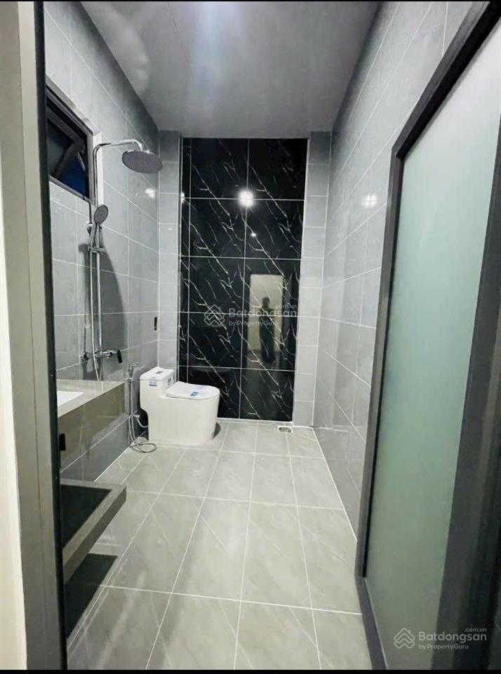 Chủ kẹt tiền cần ra căn nhà gác lửng thiết kế sang trọng 131m2 chỉ 2t7 sổ hồng riêng kdc đông đúc