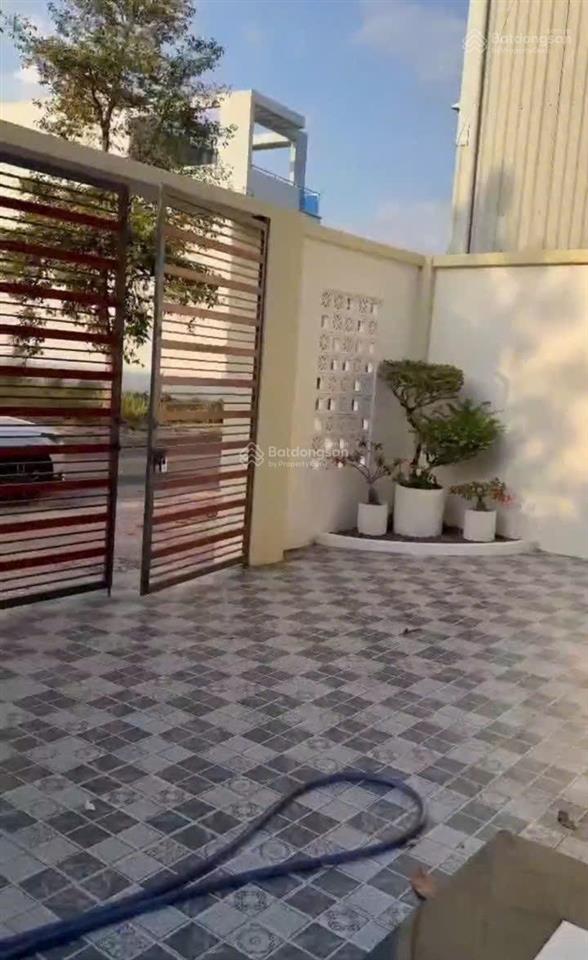 Chủ cần tiền bán gấp nhà tđc thái lạc 216m2 shr nằm gần nút giao t2 sân bay long thành, dân đông