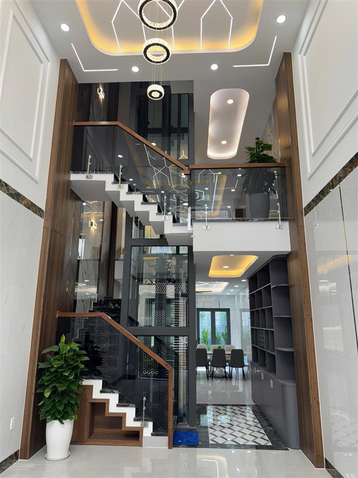 Hạ giá 500tr nhà thang máy hẻm 6m xe hơi khu đồng bộ giáp tân hoà đông  tên lửa, kết cấu hiện đại