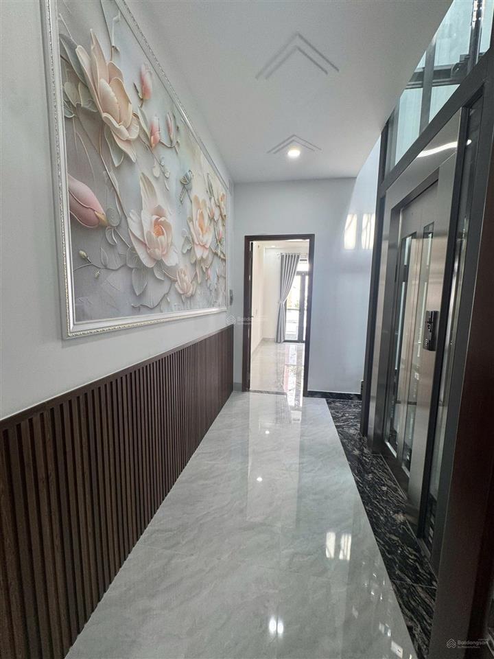 Hạ giá 500tr nhà thang máy hẻm 6m xe hơi khu đồng bộ giáp tân hoà đông  tên lửa, kết cấu hiện đại