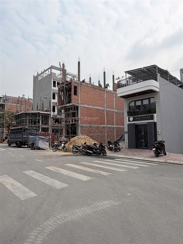 Bán đất mặt tiền tây lân đường 20m4x18m, dài miên man khu đồng bộ nhà cao cấp,hợp tác ae môi giới