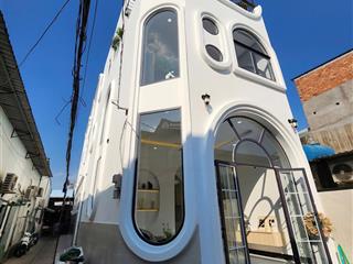 Giáp tên lửa bà hom q6ngang 5 hiếm, thiết kế hiện đại3 phòng ngủ ,sổ hoàn công đủ, hỗ trợ vay nh