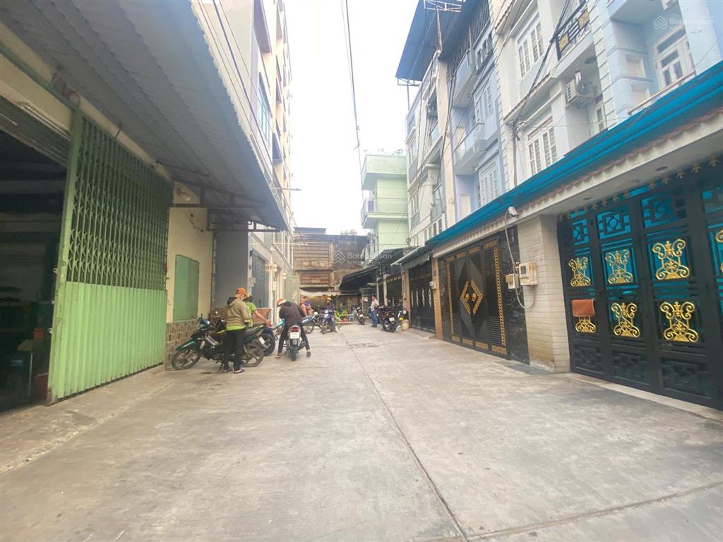 Tân hoà đông giáp q6 tên lửa  bốn xã,hẻm 8 m dân trí siêu vipkhu đang xây bán nhà 4 tấm nhìu