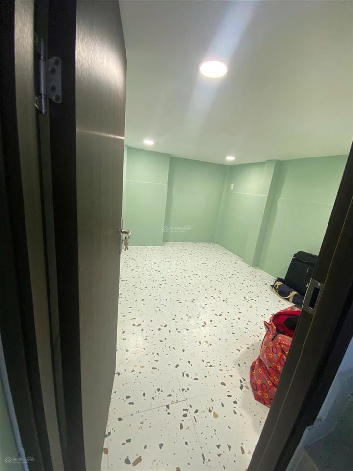 Sát chợ bình trị đôngqua tên lửa 2pnhà 3 tầng thiết kế hiện đại  hẻm 5m thông  dân cư đông đúc