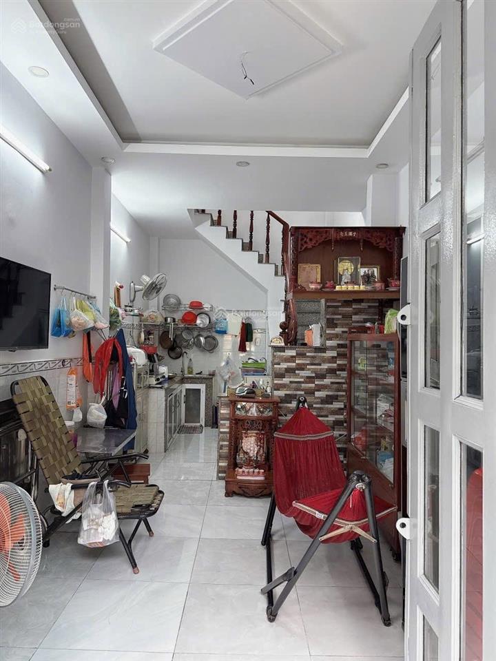 Cực tốt 3,86 tỷ  3 tầng đúc kiên cố  cách 10m ra hxh lê văn quới  sát bốn xã