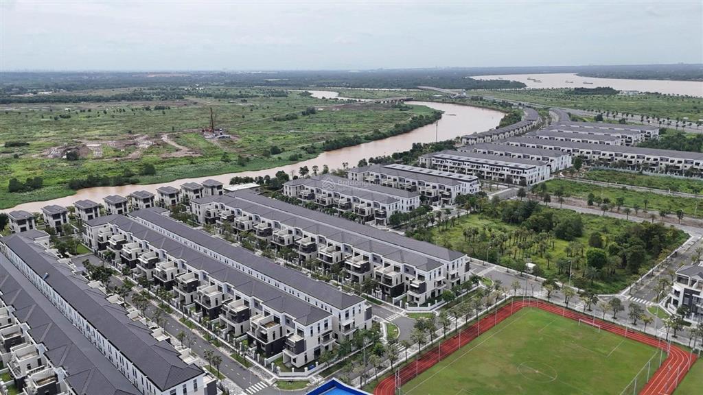 Chủ bán gấp căn nhà phố tuyệt chủng 8x208,7tỷ bước chân là công viên nhà đúng ruvị trí đúng chất