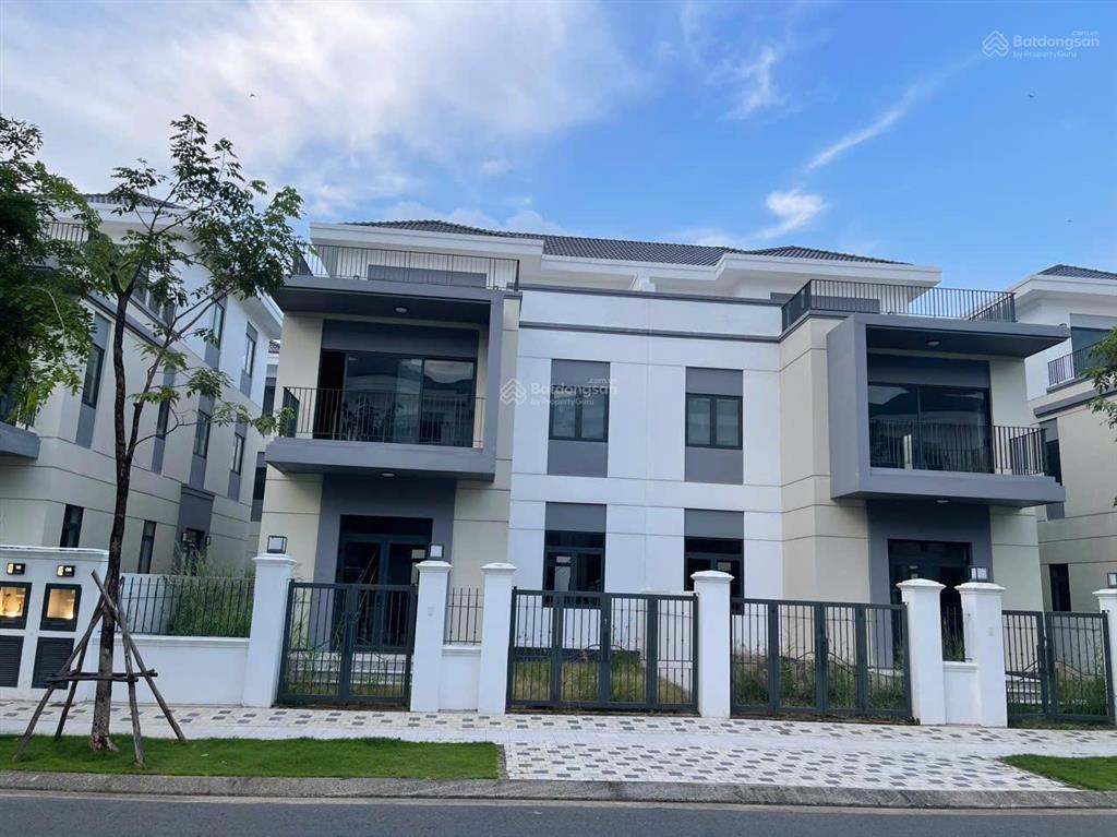 Chủ cắt lỗ bán gấp nhà phố tuyệt chủng 8x208,4 tỷ bước chân là công viên và sông vị trí độc bản