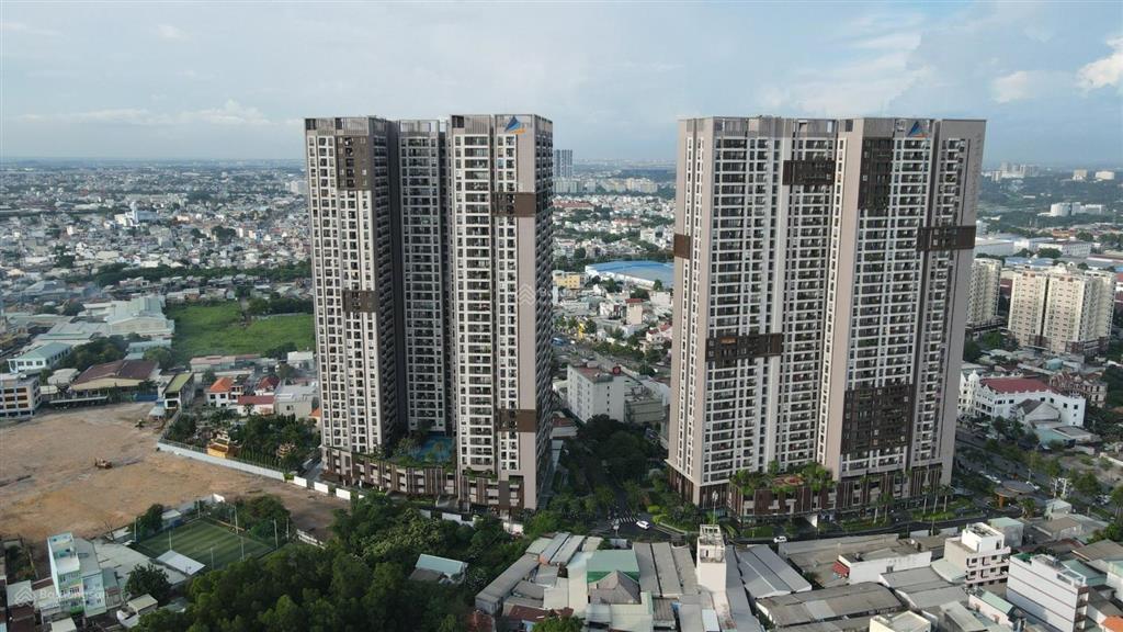 Chính chủ bán căn opal boulevard 2pn75m23,55 tỷ, view đông nam landmak81 sổ hồng công chứng luôn