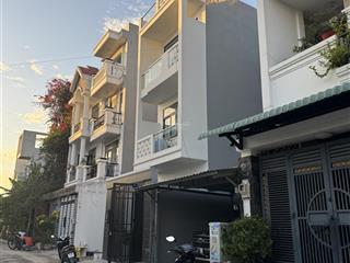 Lô đất phân lô 105m2(7x14) vuông vức phân lô ngay lã xuân oai, nhỉnh 5 tỷ tí xíu. long trường, q9