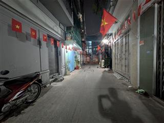 Sát mặt tiền đường nguyễn hồng đàotân bìnhnhà rất đẹp67m25tầngchỉ hơn 9tỷ