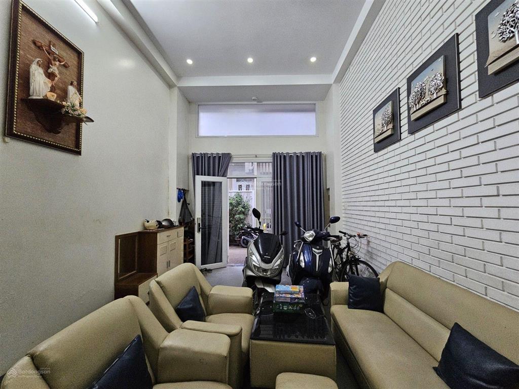 Hẻm 5mngay cmt8 kế bên cv lê thị riêng 61m23 tầng(4x15m)nhỉnh 11 tỷ