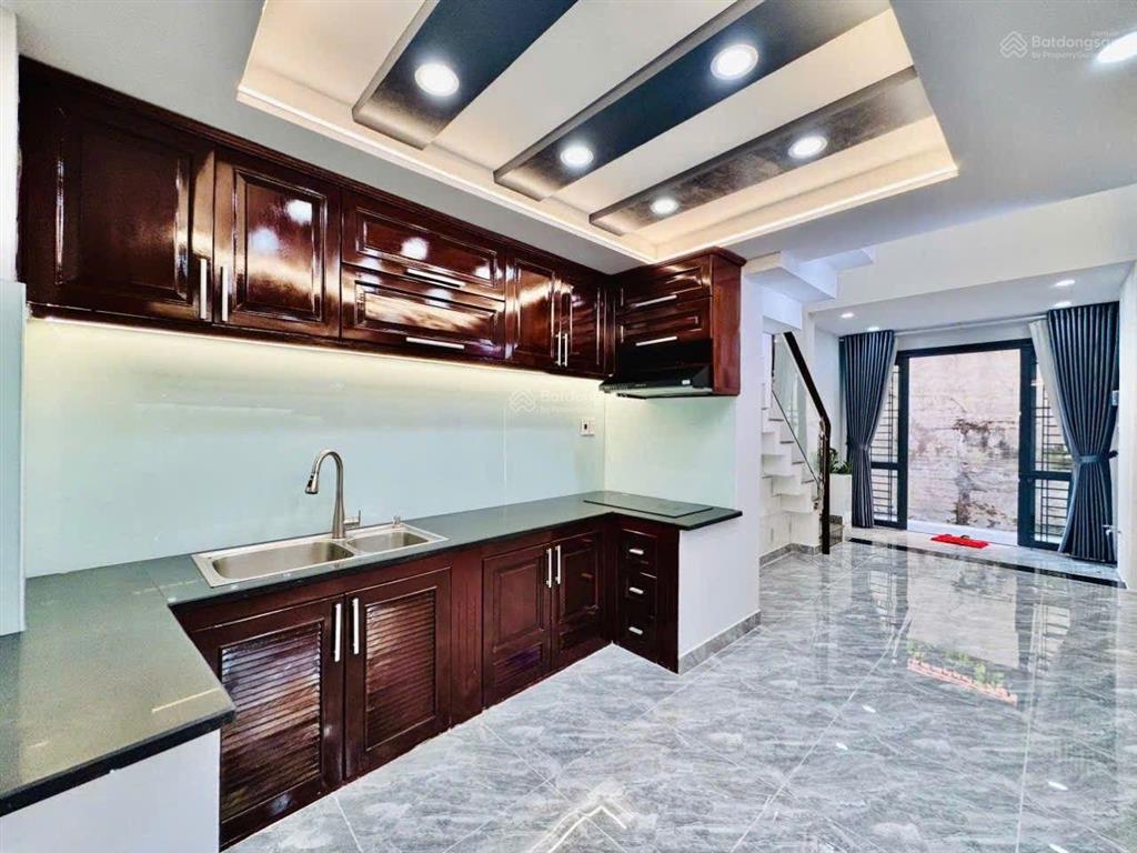Hẻm 6m  gần phú thuận  q7  kế kdc nam long  82m2  3 tầng  hơn 9 tỷ chút