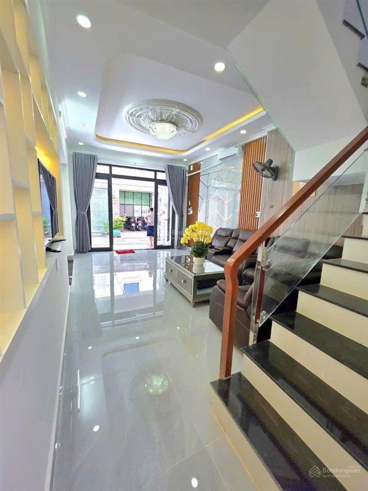 Sát mặt tiền nguyễn thị thập, quận 7, hẻm 6m, 2 tầng, ngang 4m, sâu vào 20m, xây chdv cực đỉnh