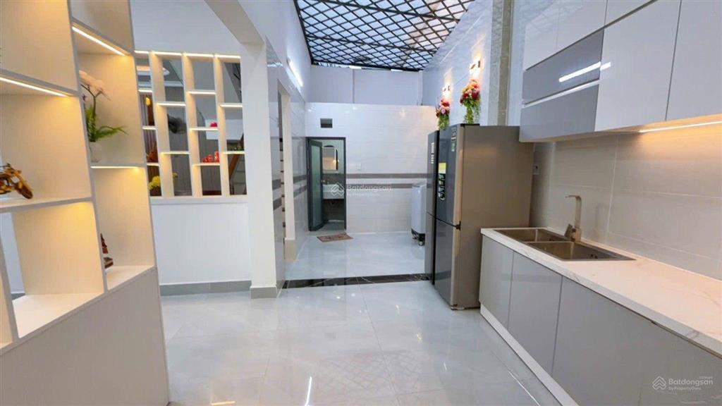 Sát mặt tiền nguyễn thị thập, quận 7, hẻm 6m, 2 tầng, ngang 4m, sâu vào 20m, xây chdv cực đỉnh