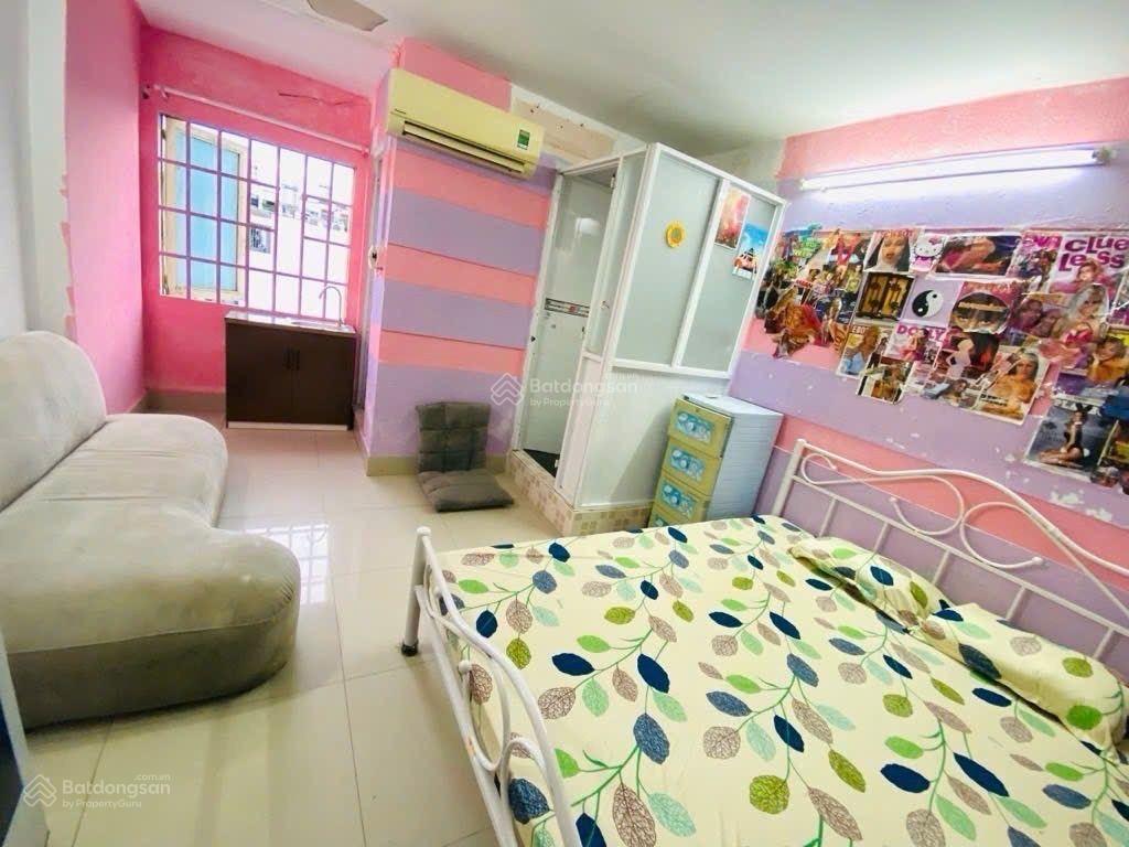 Cách 1 căn ra mt đường  hẻm 4m  gần huỳnh tấn phát kế bên kcx tân thuận  3 tầng (5,2x17m)  8pn