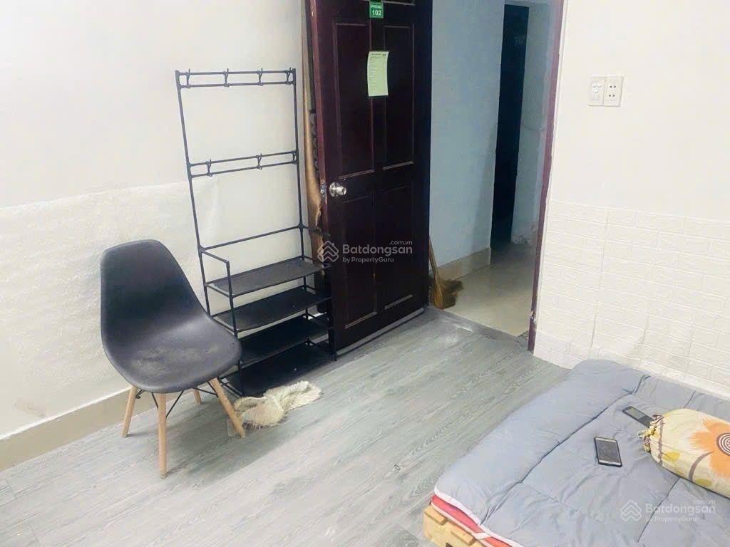 Cách 1 căn ra mt đường  hẻm 4m  gần huỳnh tấn phát kế bên kcx tân thuận  3 tầng (5,2x17m)  8pn