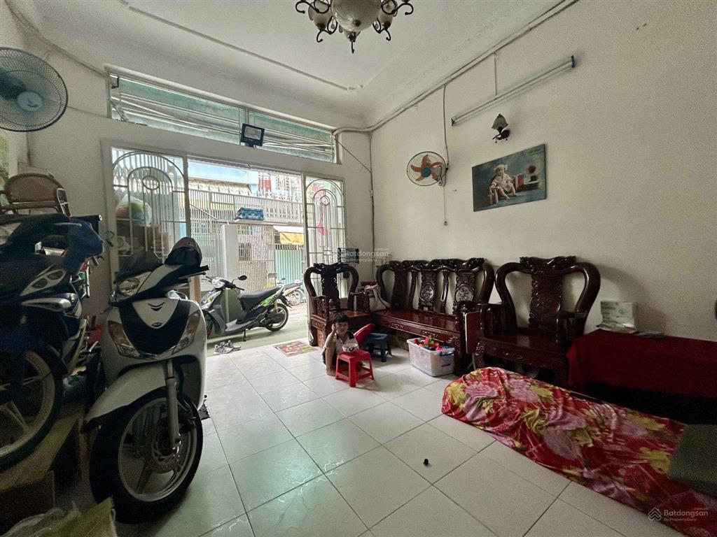 Cách 1 căn ra mt đường  hẻm 4m  gần huỳnh tấn phát kế bên kcx tân thuận  3 tầng (5,2x17m)  8pn