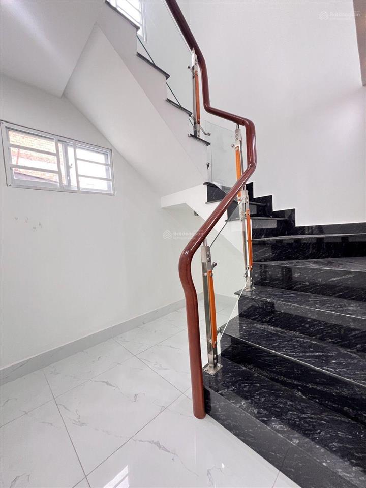Hẻm 4msát mt bùi văn bakế bên huỳnh tấn phát q73 tầng(4x8m)