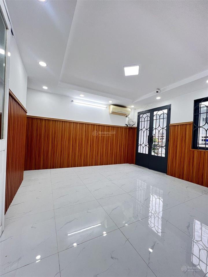 Hẻm 4msát mt bùi văn bakế bên huỳnh tấn phát q73 tầng(4x8m)