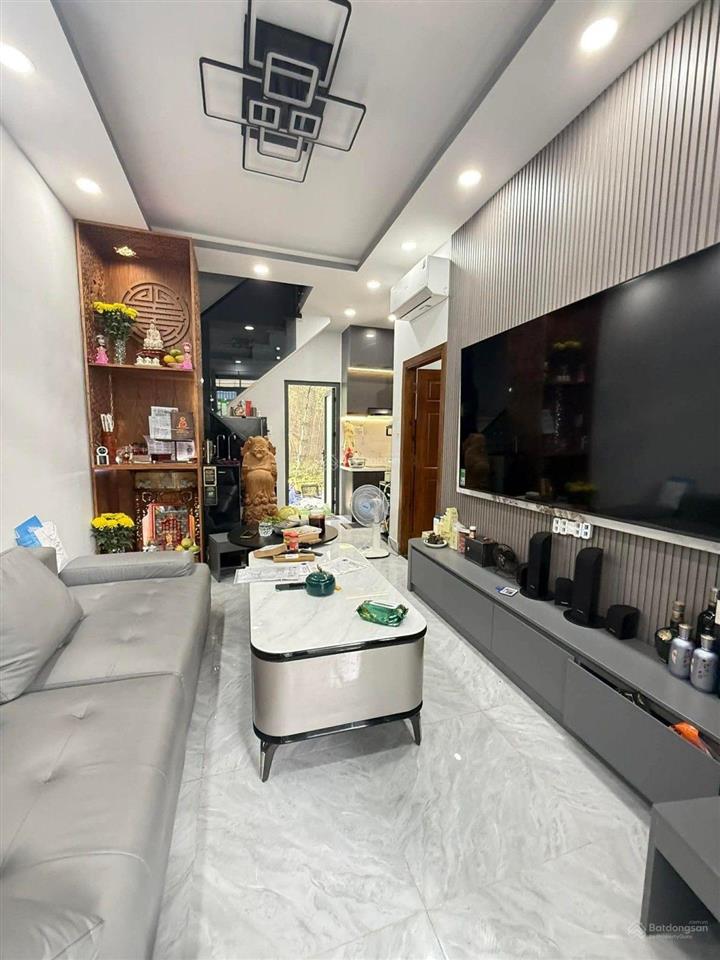 Nhà đẹp gần nguyễn thị thập  q7  hẻm 6m  2 tầng (6x15m)  nhỉnh 5 tỷ