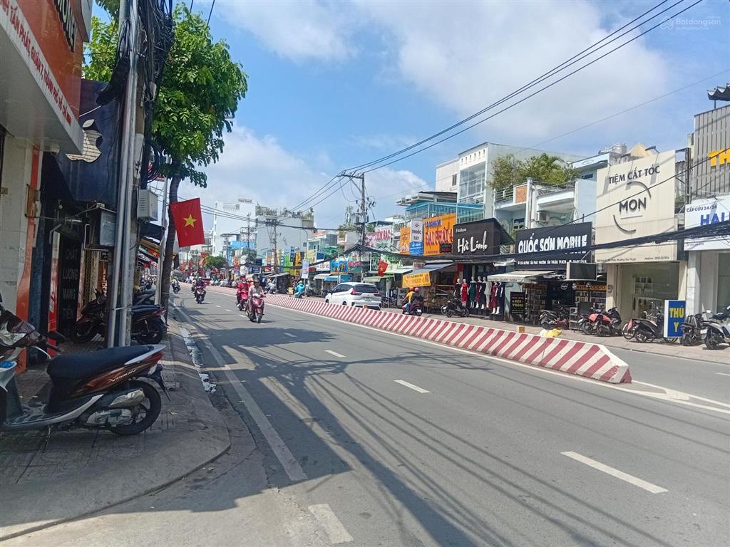 Lô góc cực thoáng kế bên phú mỹ hưng, xe hơi ngủ nhà, 4 tầng, (4,8x13m), chỉ hơn 8 tỷ