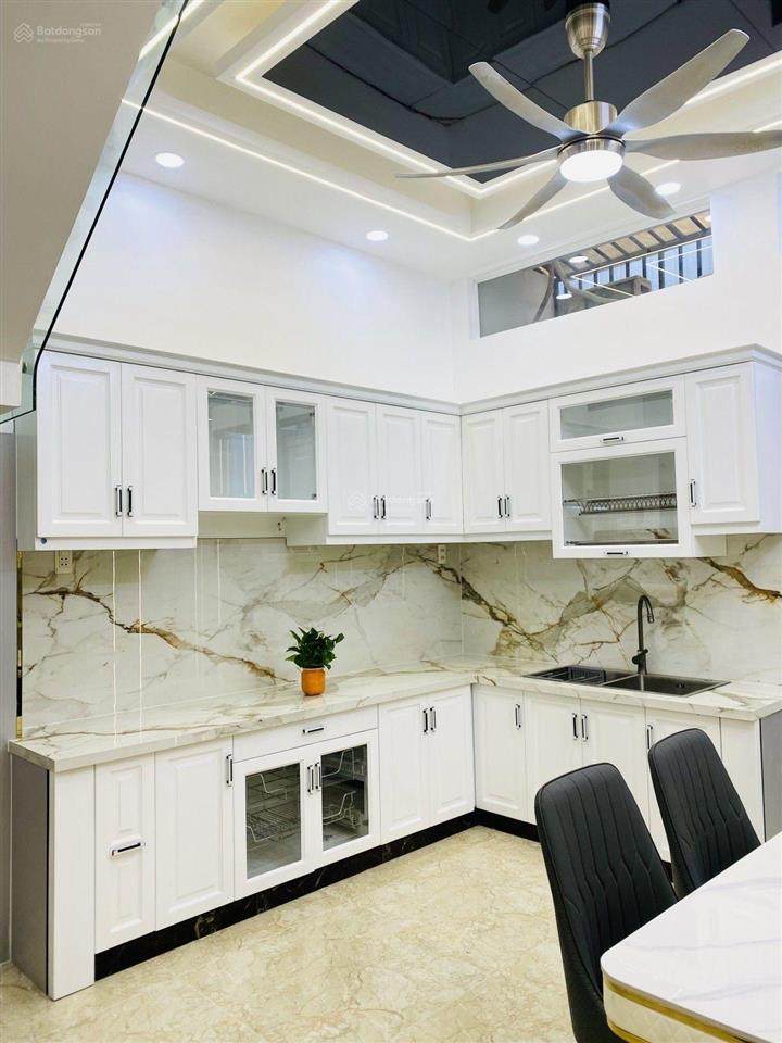 Nhà đẹphẻm 8mhoàng quốc việtq7kế bên phú mỹ hưng4 tầng(4,2x12m)nhỉnh 10 tỷ