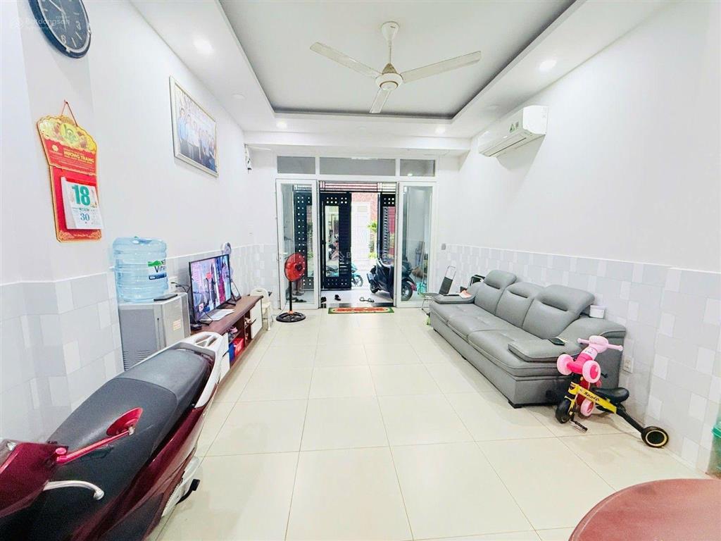 Hẻm 5msát mt huỳnh tấn phátkế bên kcx tân thuận q72tầng(4,2x14m)nhỉnh 6tỷ