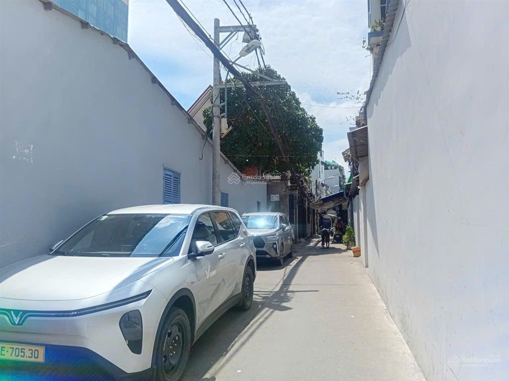 Nhà đẹp hẻm 4m  sát mt huỳnh tấn phát  phú thuận  q7  3 tầng  (4,5x13m)  chỉ 5,5 tỷ