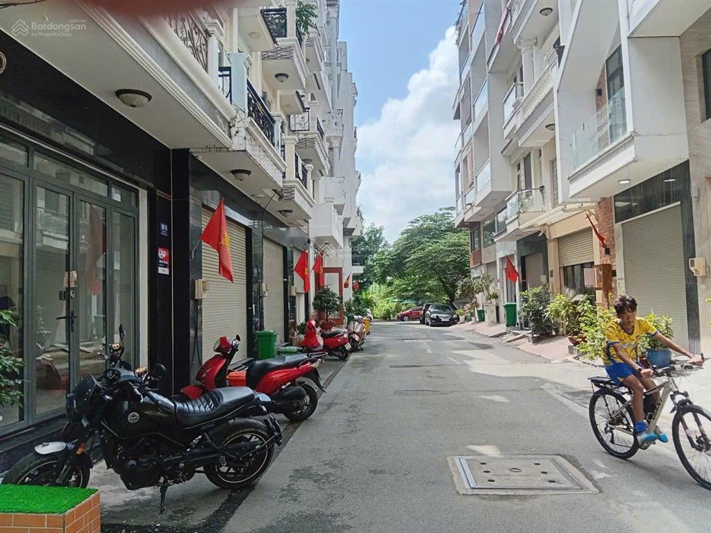 Hẻm 5m1 sẹc vô nhà bùi văn ba kế bên kcx tân thuận q72 tầng(4,2x20m)nhỉnh 8tỷ