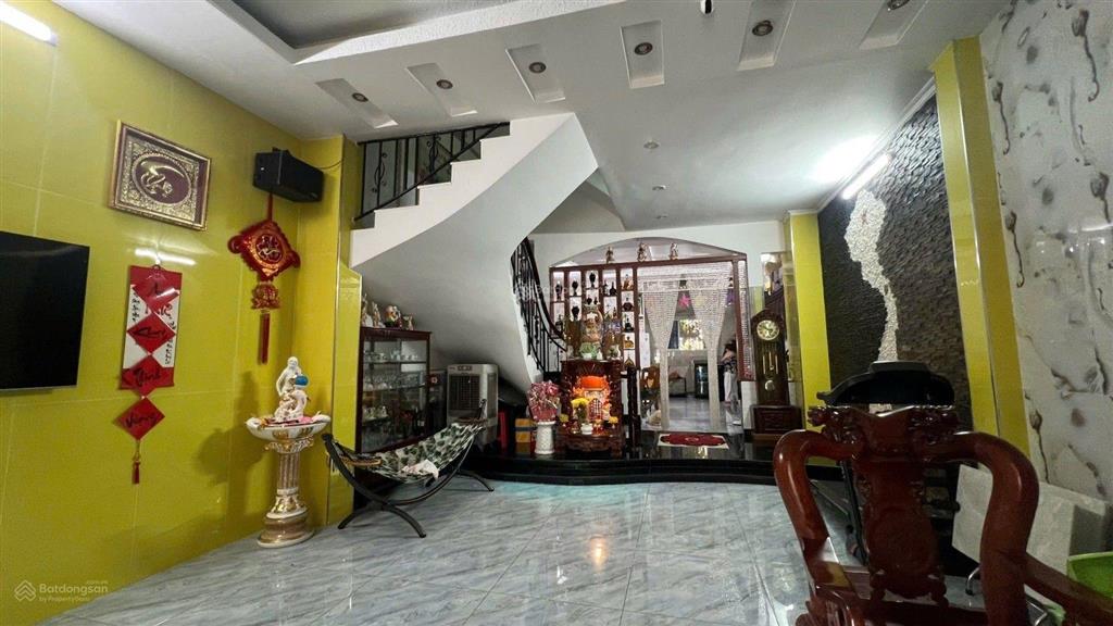 30m ra mt  hẻm 5m xe hơi ngủ nhà  gần nguyễn thị thập  q7  4 tầng (6x17m)  nhỉnh 11 tỷ