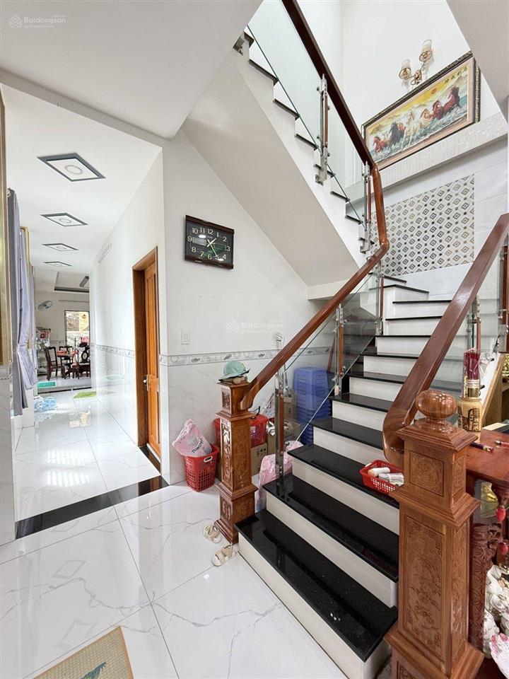 Nhà đẹp sát mthẻm 4m phú thuận q7kế bên phú mỹ hưng2 tầng(4,5x13m)chỉ 5,5tỷ