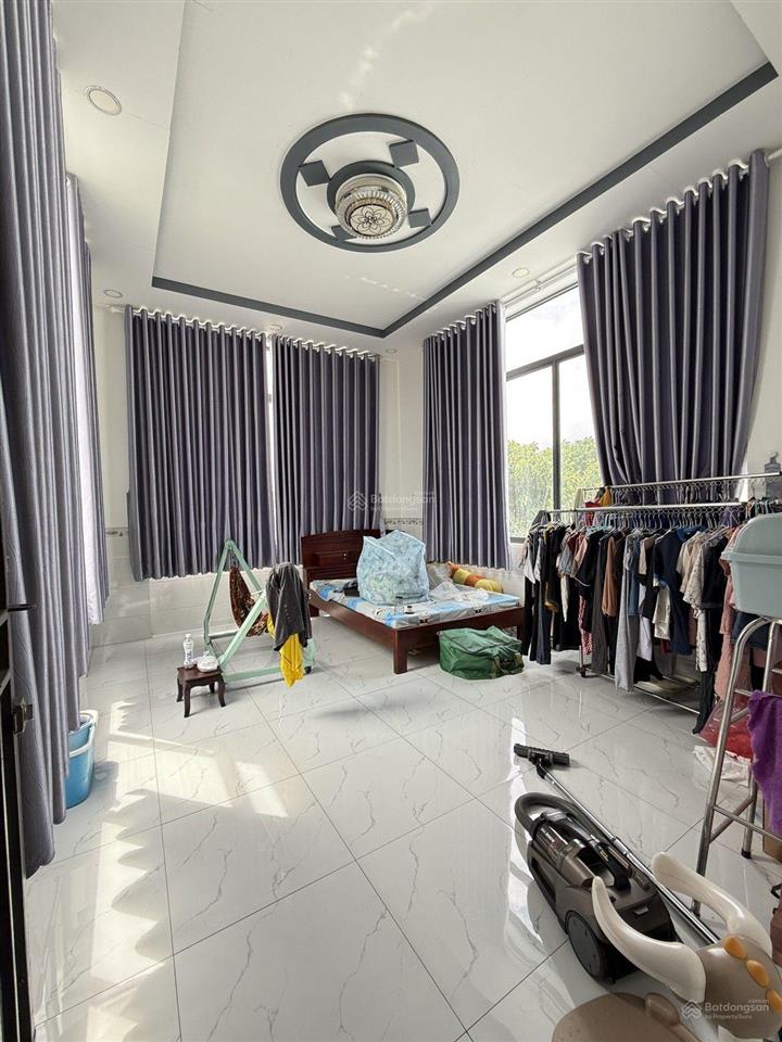 Nhà đẹp sát mthẻm 4m phú thuận q7kế bên phú mỹ hưng2 tầng(4,5x13m)chỉ 5,5tỷ