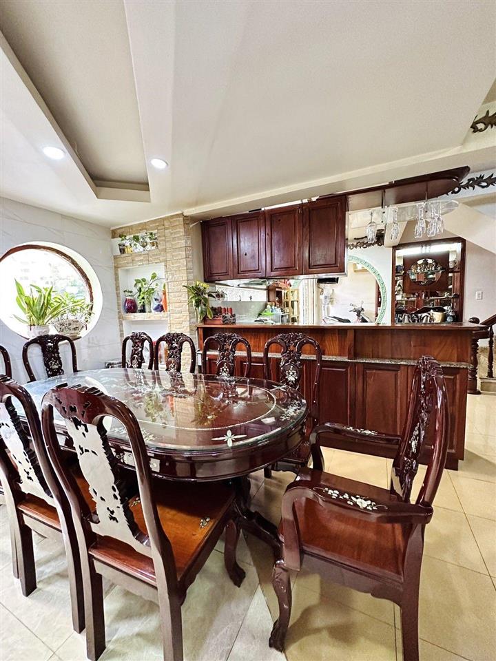 Nhà rất đẹp, 50m ra mt huỳnh tấn phát, tân thuận, q7, hẻm 5m, 5 tầng, (11x10m), chỉ hơn 13 tỷ
