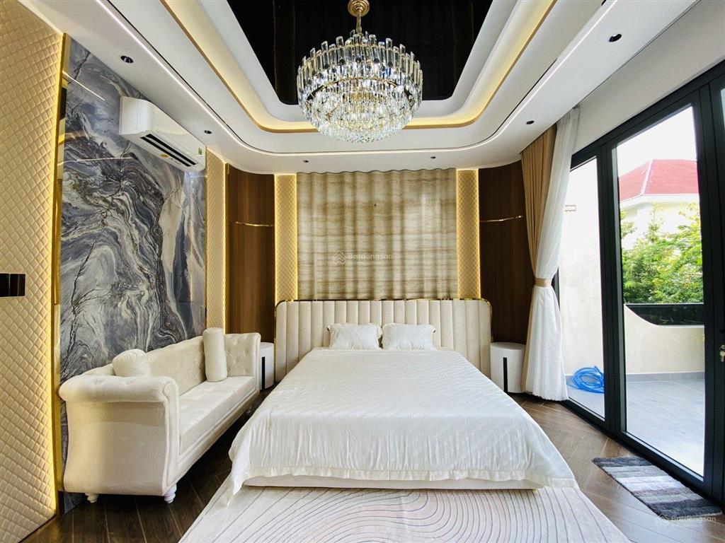 Mặt tiền kd cực đỉnh  gần nguyễn thị thập  kế bên chợ tân mỹ q7  6 tầng  (4x20m)  chỉ 15 tỷ